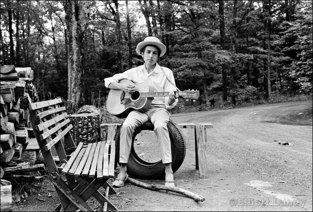 531 – Bob Dylan, outside his Byrdcliffe home, Saturday Evening Post session, Woodstock, NY, 1968 - Elliott Landy