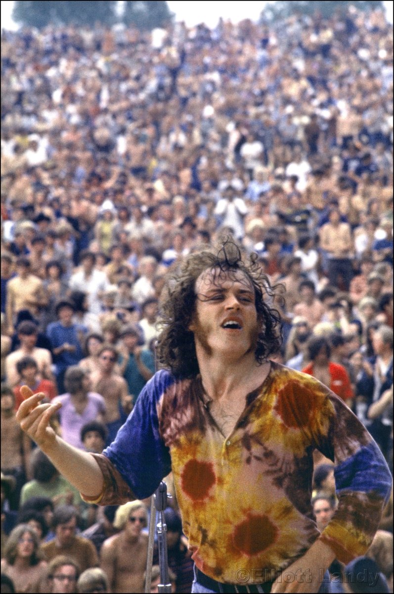 374 – Joe Cocker, Woodstock Festival, Bethel, NY, 1969 - Elliott Landy - Retroactv Merch Inc.