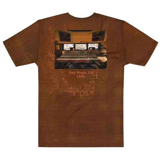 Sound City Studio A Control Room Men's t-shirt - Retroactv Merch Inc.