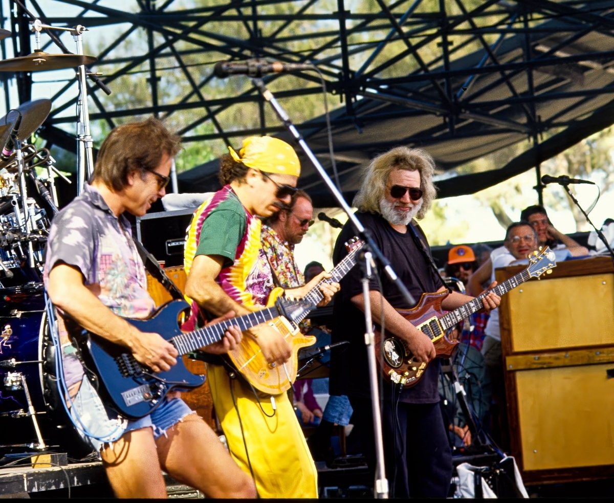 Carlos Santana sits in with Grateful Dead in Las Vegas - Susana Millman - Retroactv Merch Inc.